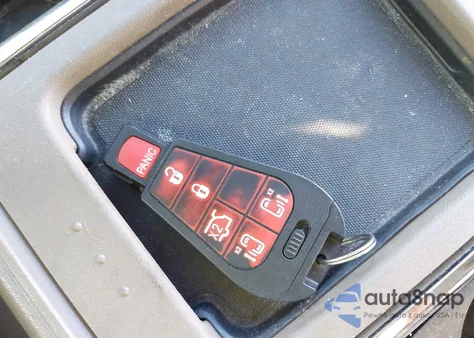 2013 Chrysler Town & Country Touring из США, поврежденный, VIN 2C4RC1BG4DR815893